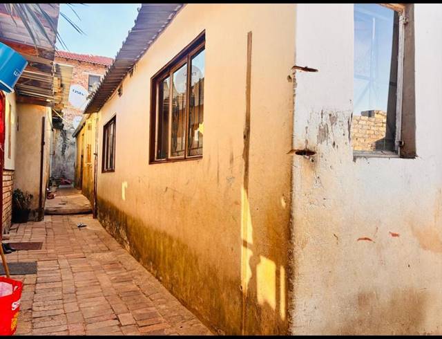 2 BEDROOM HOUSE FOR SALE IN COSMO CITY